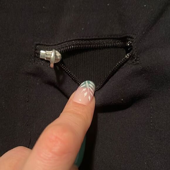 American Eagle Black Athletic Leggings - Picture 3 of 7